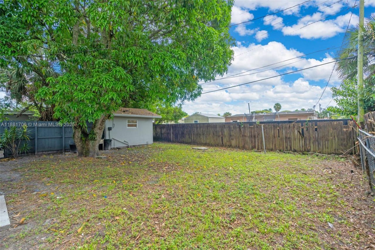 3380 NW 8th Pl, Lauderhill, FL 33311 Photo