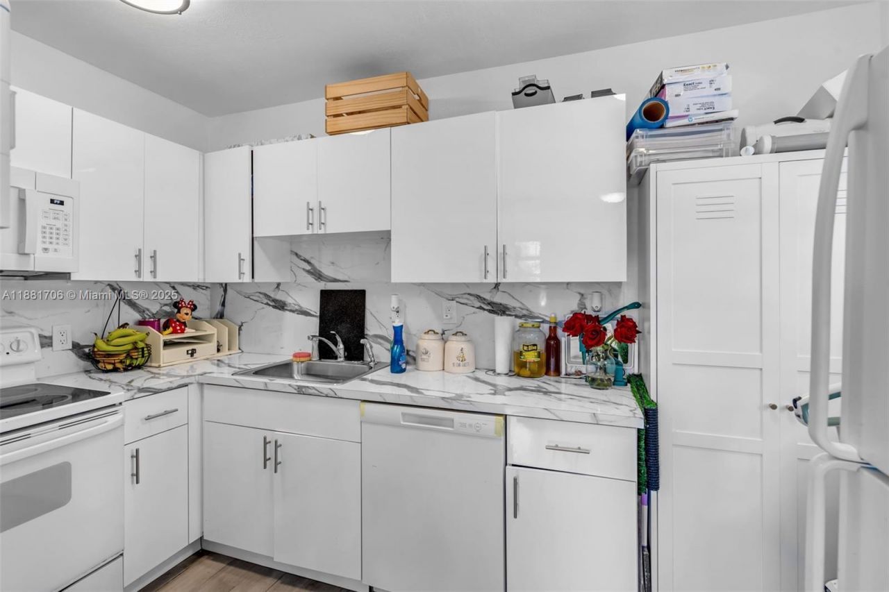 3380 NW 8th Pl, Lauderhill, FL 33311 Photo