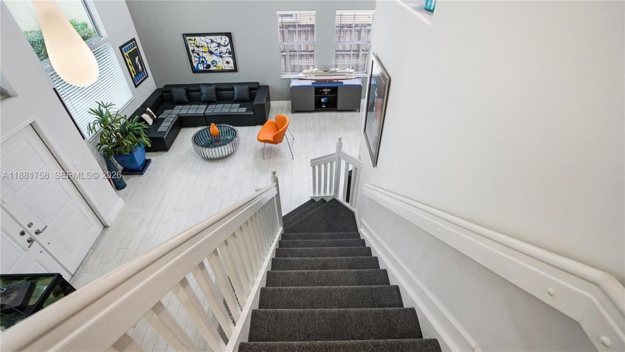 704 NW 129th Ct, Miami, FL 33182 Photo