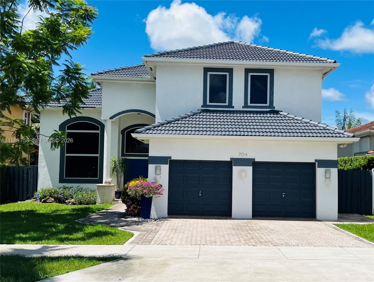 704 NW 129th Ct, Miami, FL 33182 Photo