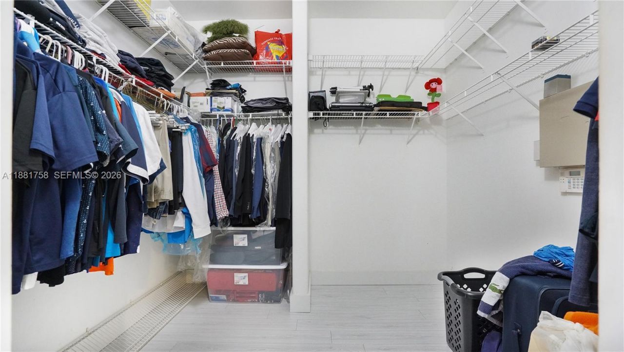 704 NW 129th Ct, Miami, FL 33182 Photo