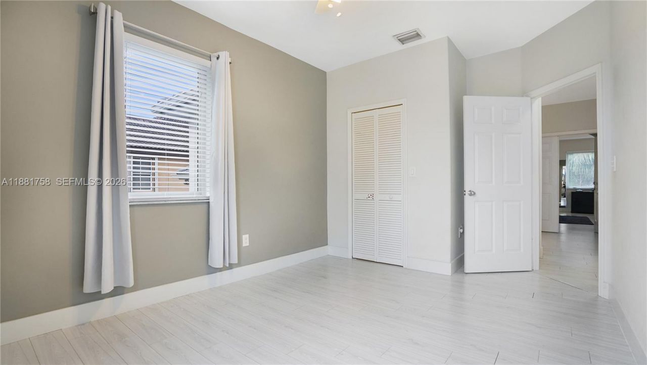 704 NW 129th Ct, Miami, FL 33182 Photo