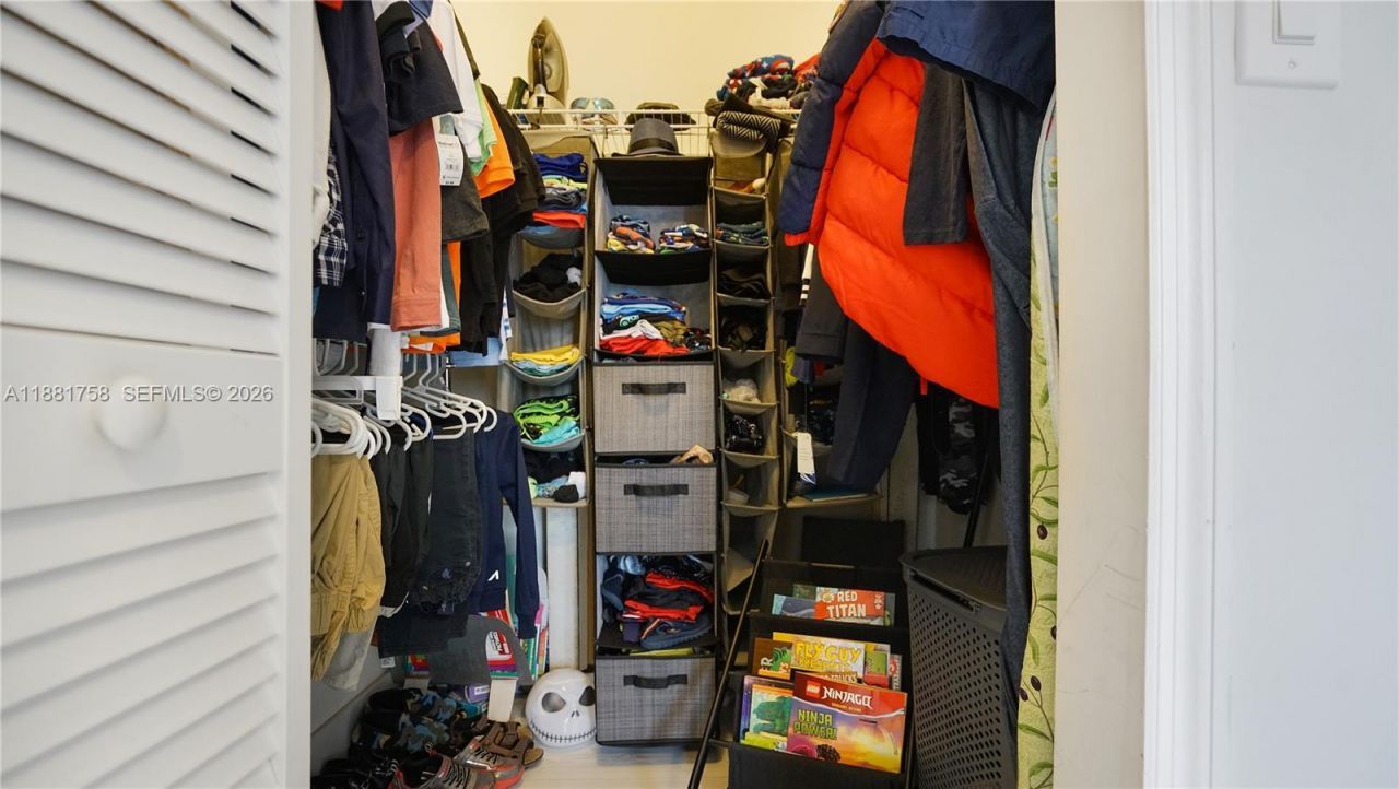 704 NW 129th Ct, Miami, FL 33182 Photo