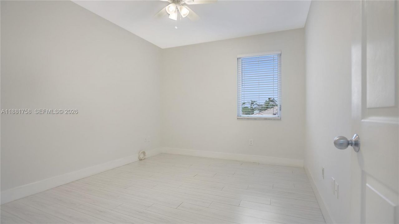 704 NW 129th Ct, Miami, FL 33182 Photo