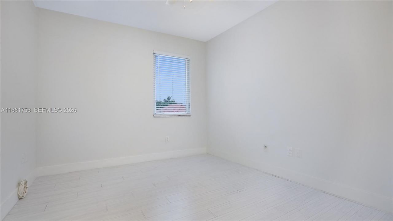 704 NW 129th Ct, Miami, FL 33182 Photo