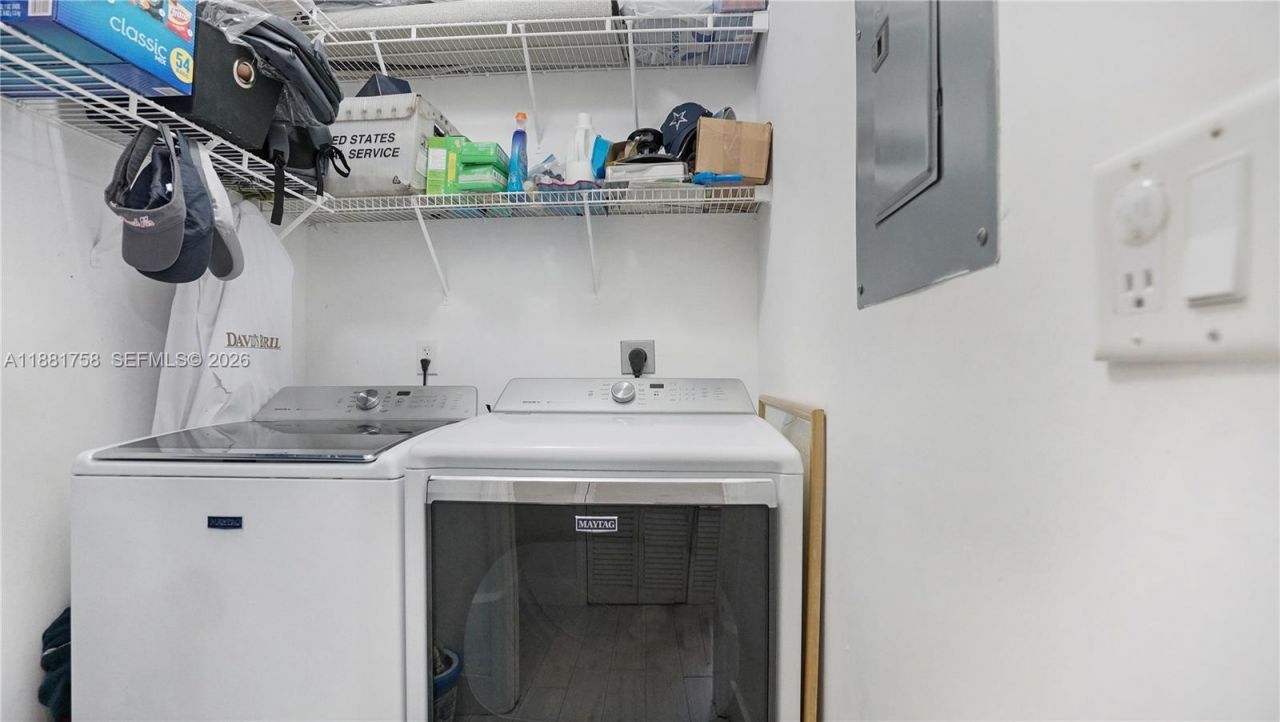 704 NW 129th Ct, Miami, FL 33182 Photo