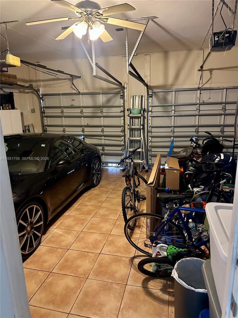 704 NW 129th Ct, Miami, FL 33182 Photo