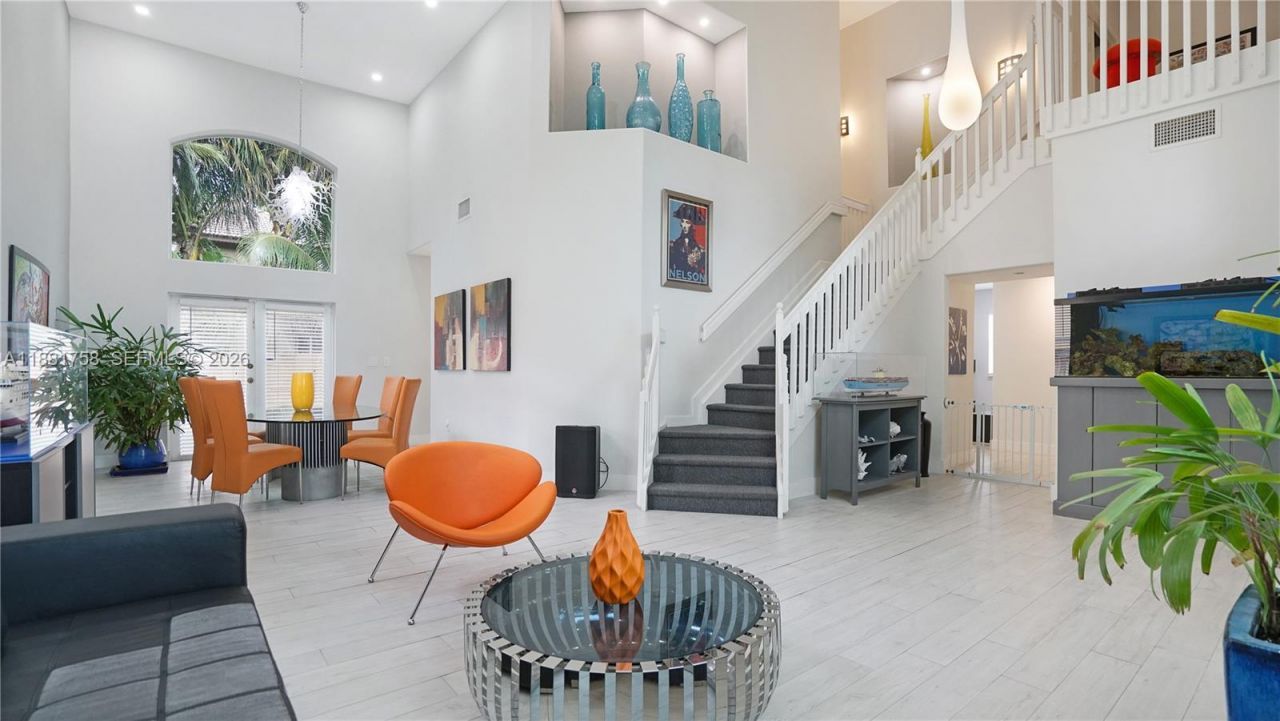 704 NW 129th Ct, Miami, FL 33182 Photo