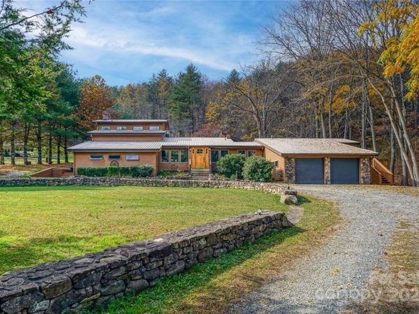 949/951 Watauga River Road, Sugar Grove, NC 28679