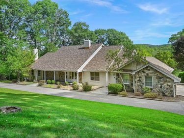 5 Sail Harbour, Sherman, CT 06784