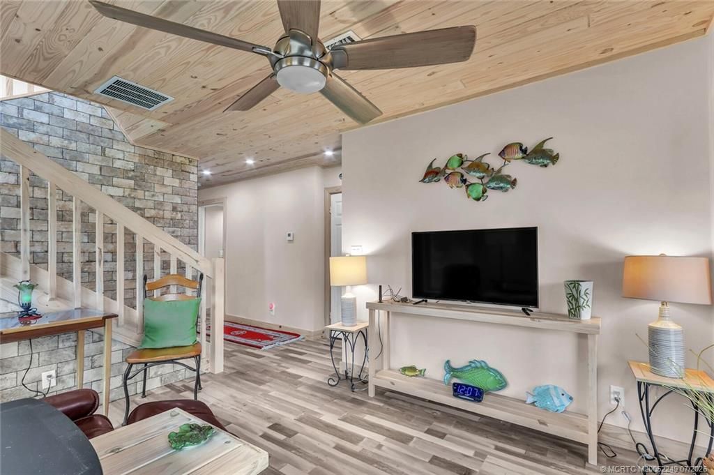 64 NE Acacia Trail, Jensen Beach, FL 34957 Photo