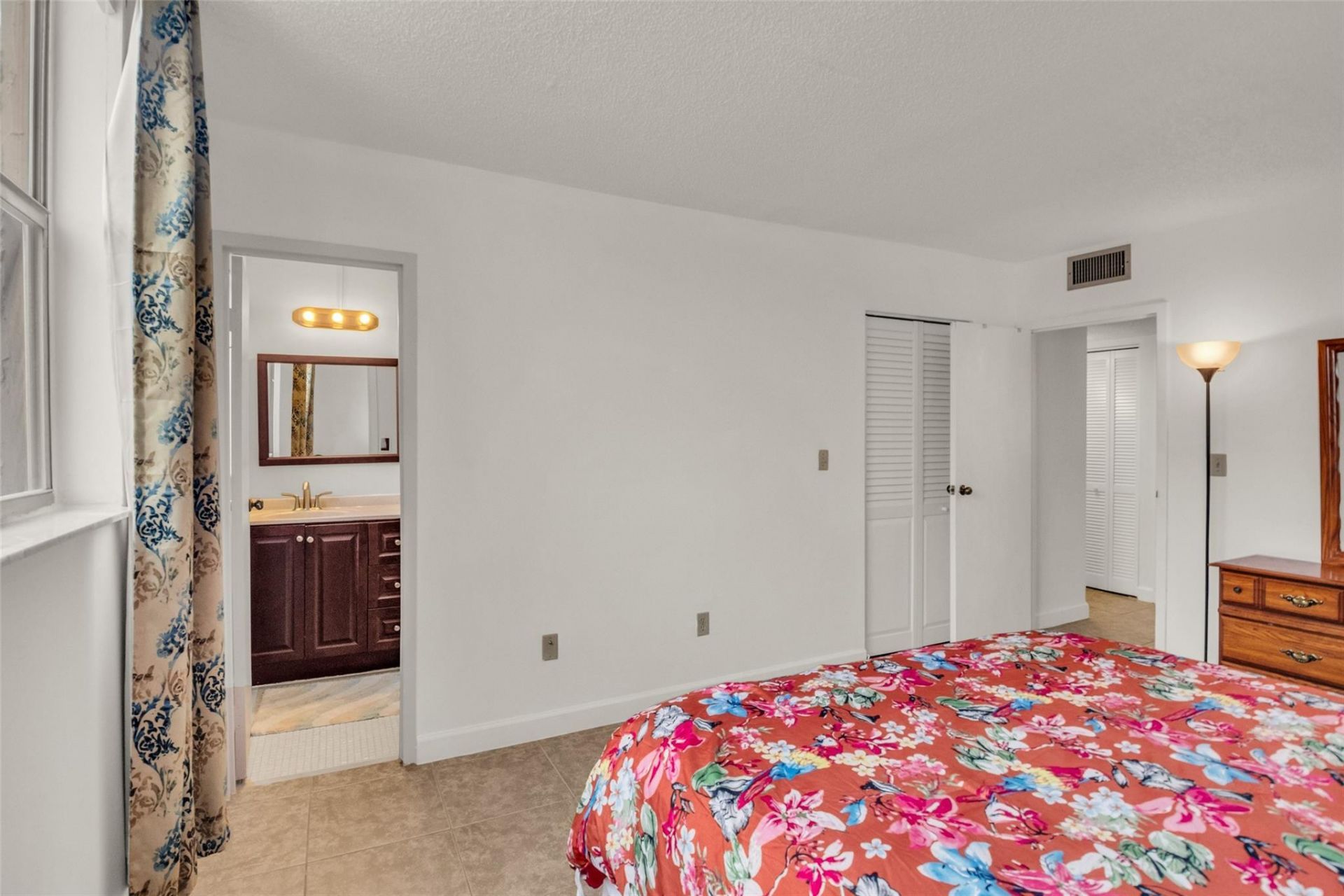 2840 Somerset Drive, Unit 403, Lauderdale Lakes, FL 33311 Photo