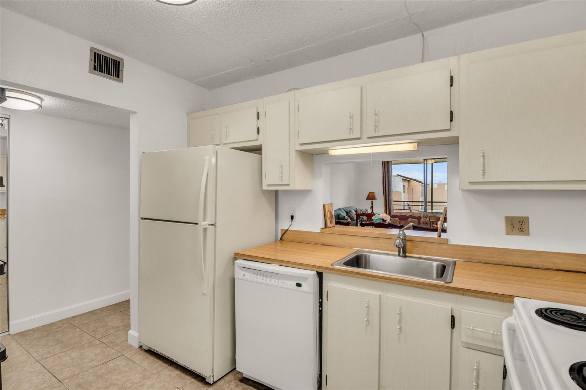 2840 Somerset Drive, Unit 403, Lauderdale Lakes, FL 33311 Photo