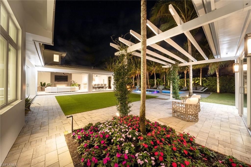 175 Center St, Naples, FL 34108 Photo