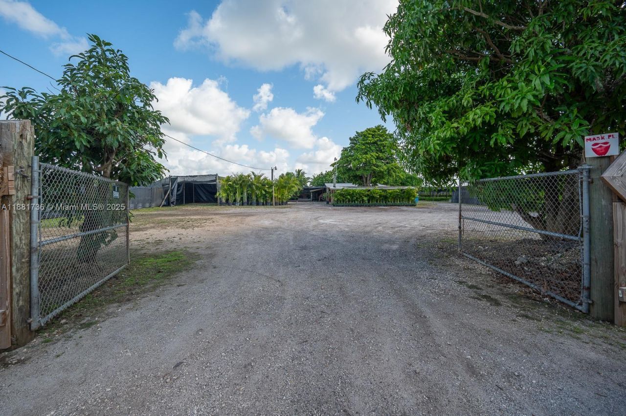20750 SW 256 St, Homestead, FL 33031 Photo