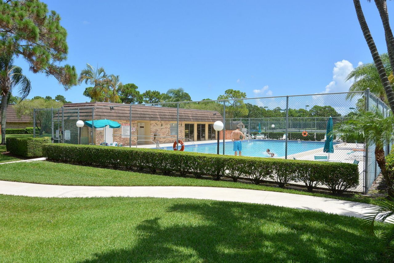 5818 SE Windsong Lane, Unit 212, Stuart, FL 34997 Photo