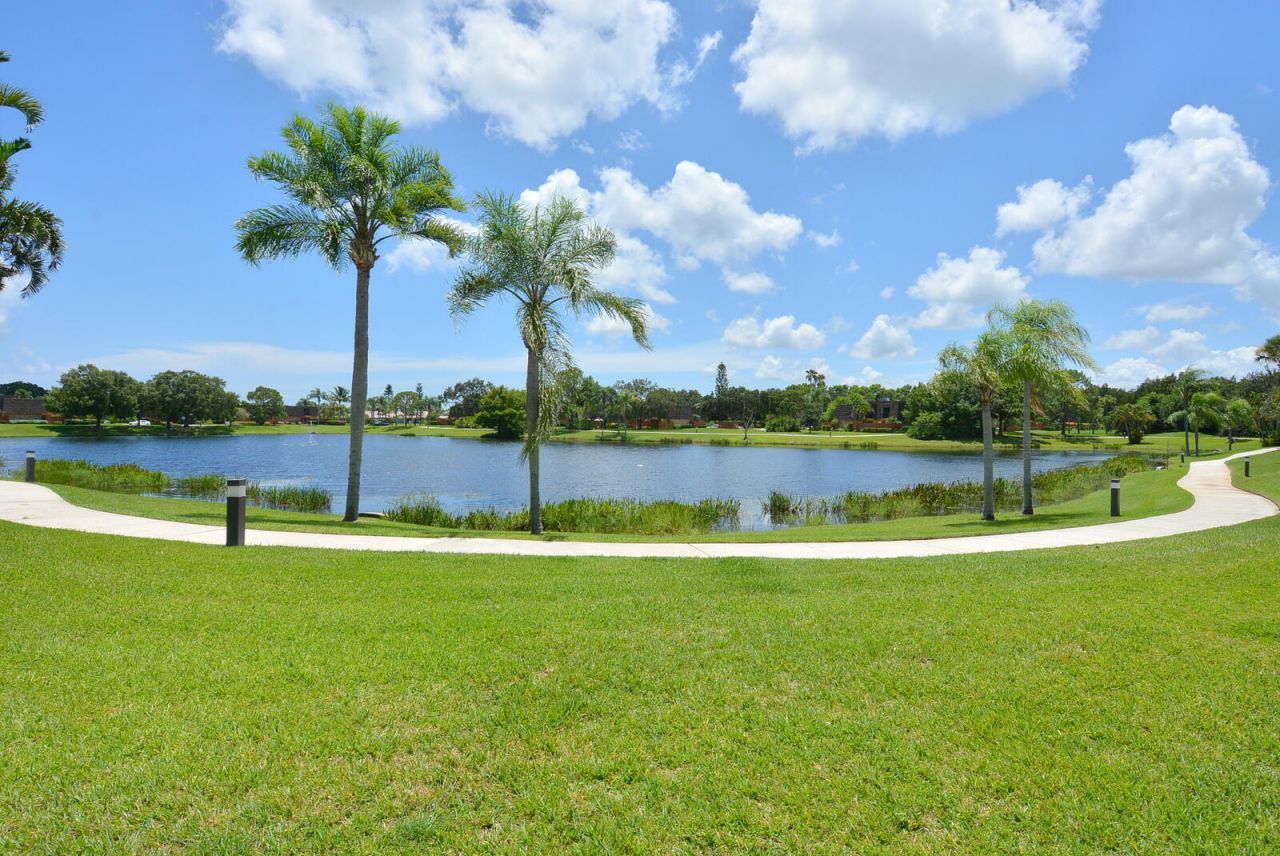 5818 SE Windsong Lane, Unit 212, Stuart, FL 34997 Photo