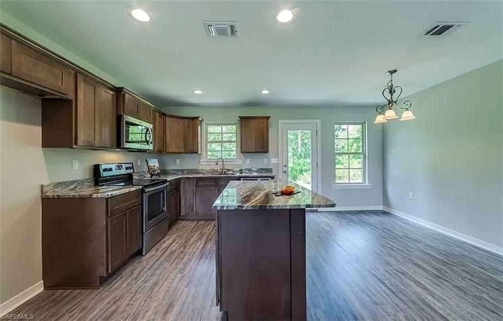 6123 Hendley Ct, Fort Myers, FL 33905 Photo