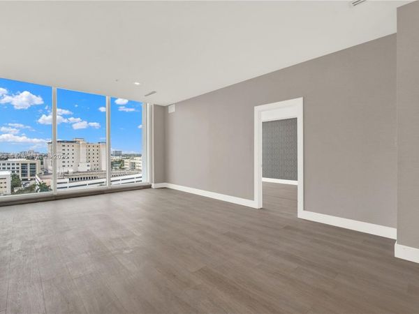 2820 NE 214th St, Unit 1005, Aventura, FL 33180