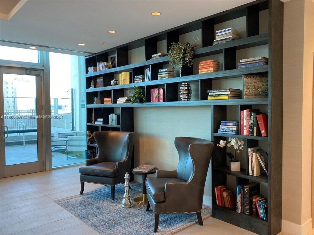 2820 NE 214th St, Unit 1005, Aventura, FL 33180 Photo