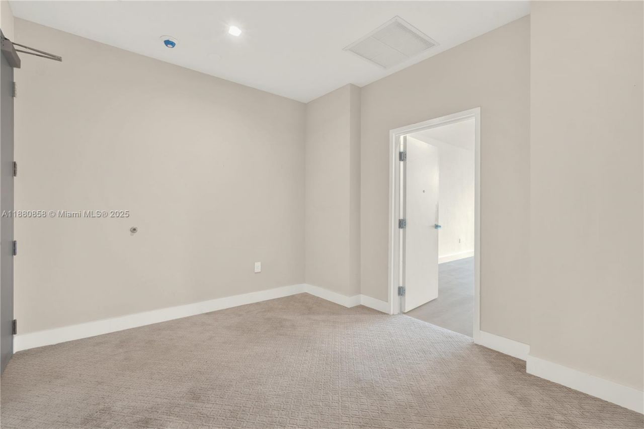 2820 NE 214th St, Unit 1005, Aventura, FL 33180 Photo