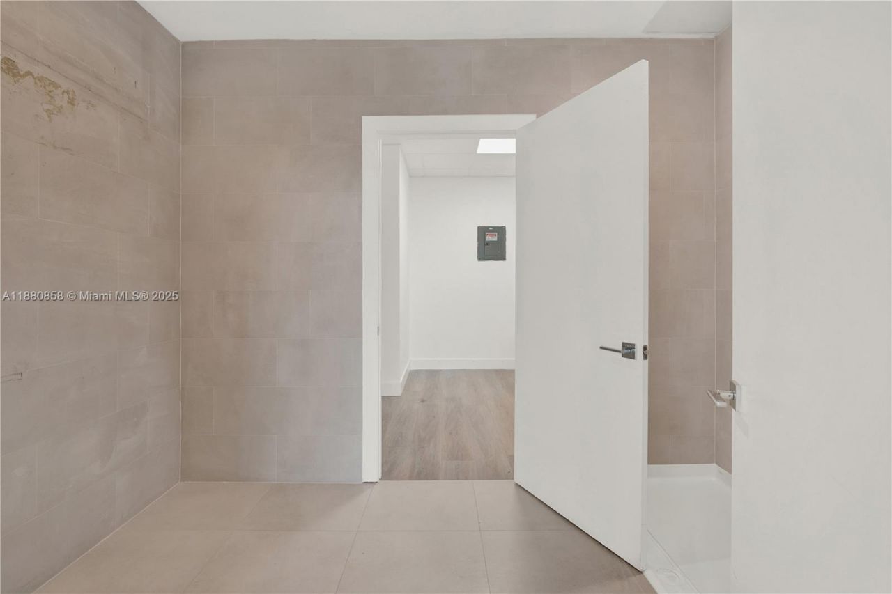 2820 NE 214th St, Unit 1005, Aventura, FL 33180 Photo