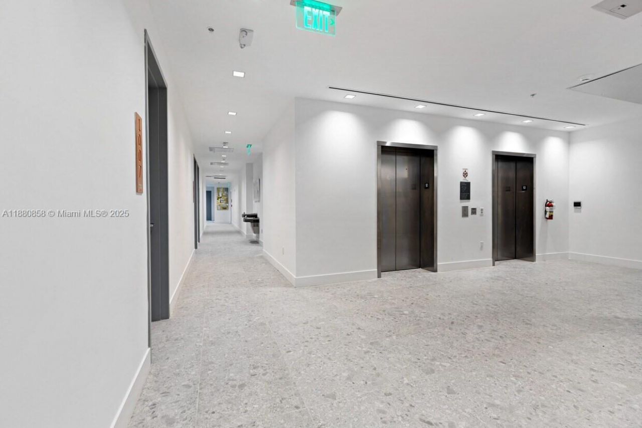 2820 NE 214th St, Unit 1005, Aventura, FL 33180 Photo