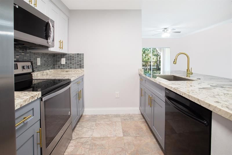 5860 W Sample Road, Unit 204, Coral Springs, FL 33067 Photo