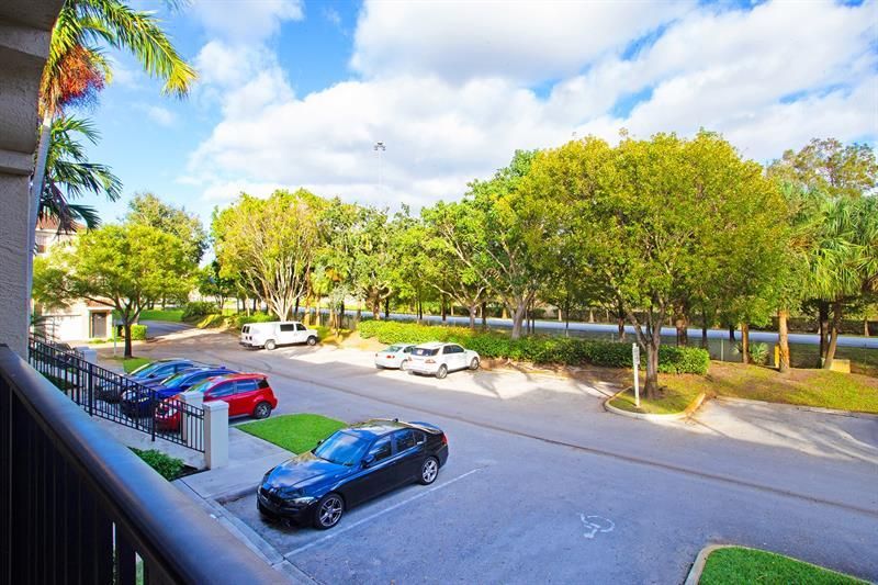 5860 W Sample Road, Unit 204, Coral Springs, FL 33067 Photo