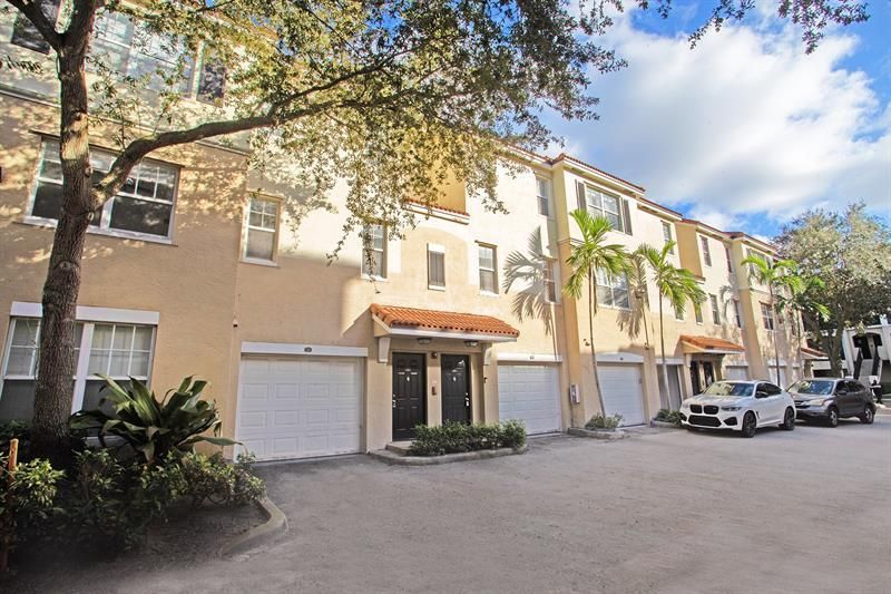5860 W Sample Road, Unit 204, Coral Springs, FL 33067 Photo
