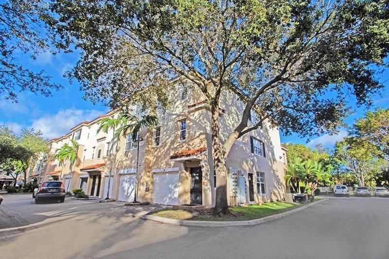 5860 W Sample Road, Unit 204, Coral Springs, FL 33067 Photo