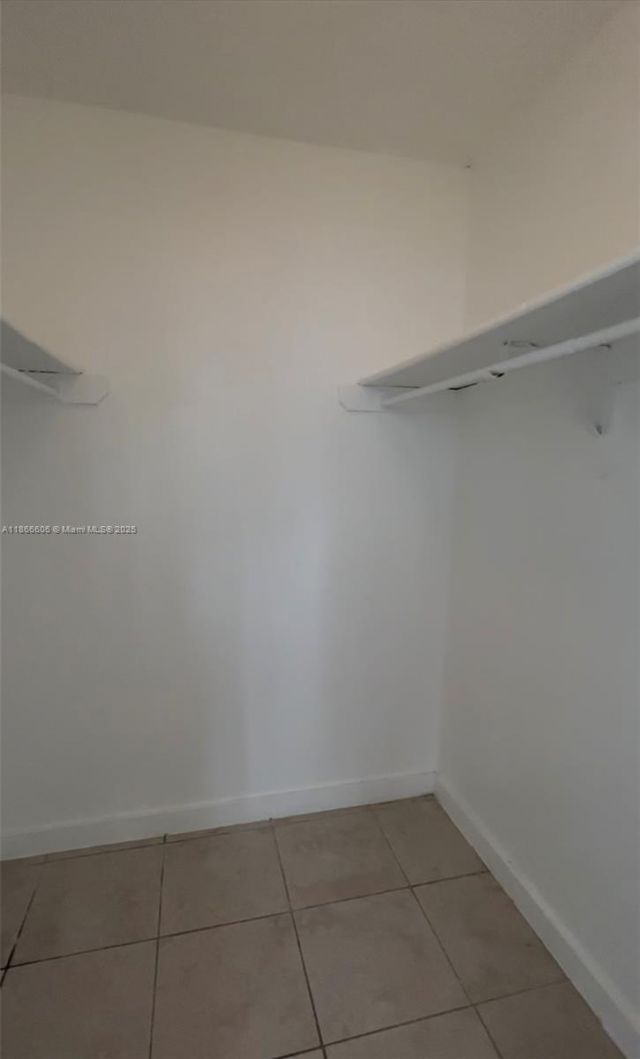 498 NW 165th St Rd, Unit D-101, Miami, FL 33169 Photo