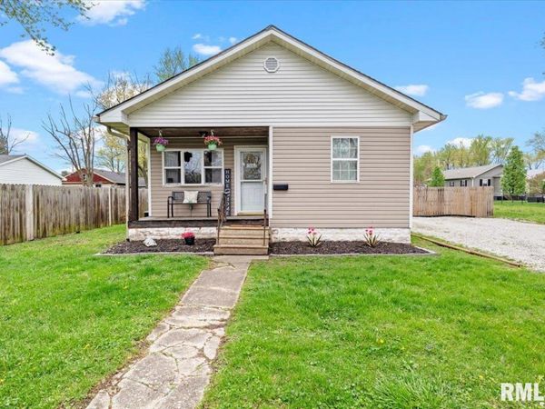 506 W WALNUT Street, Gillespie, IL 62033