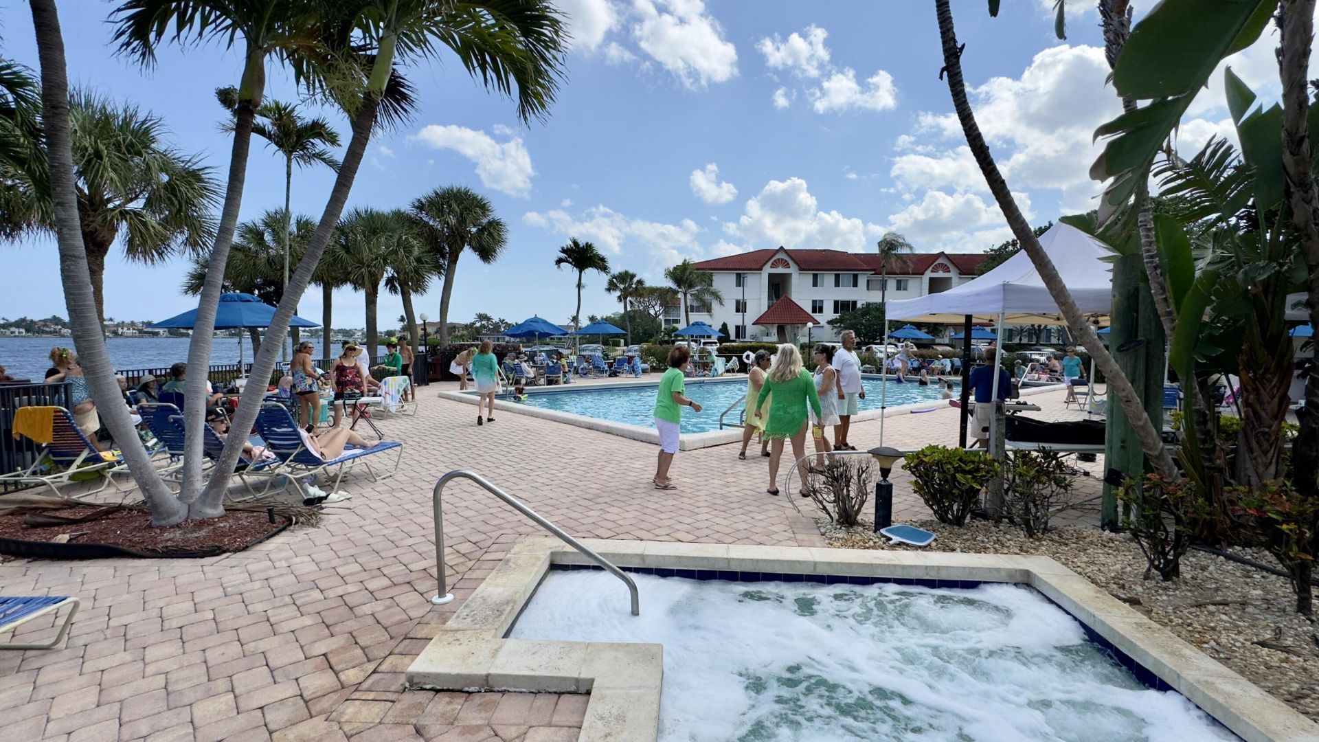 7030 Half Moon Circle, Unit 121, Hypoluxo, FL 33462 Photo