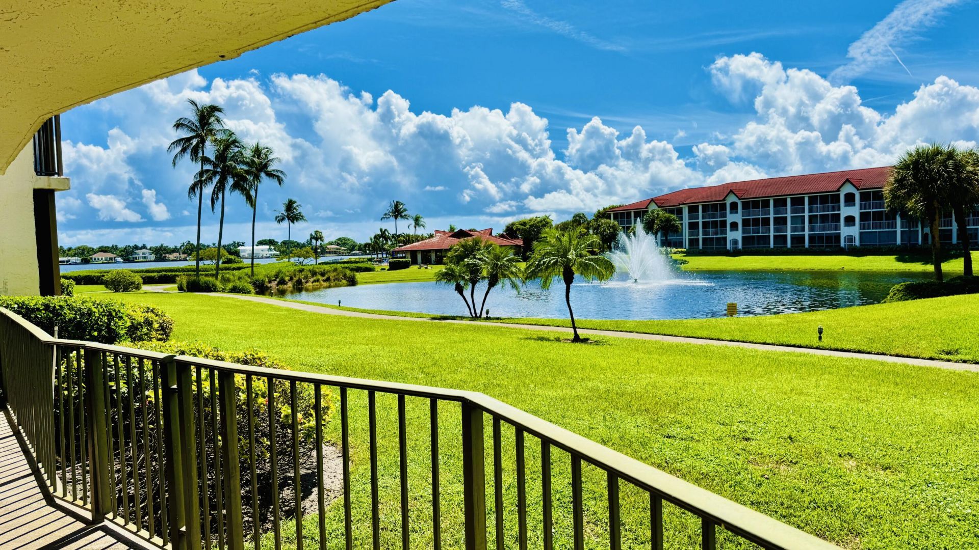 7030 Half Moon Circle, Unit 121, Hypoluxo, FL 33462 Photo