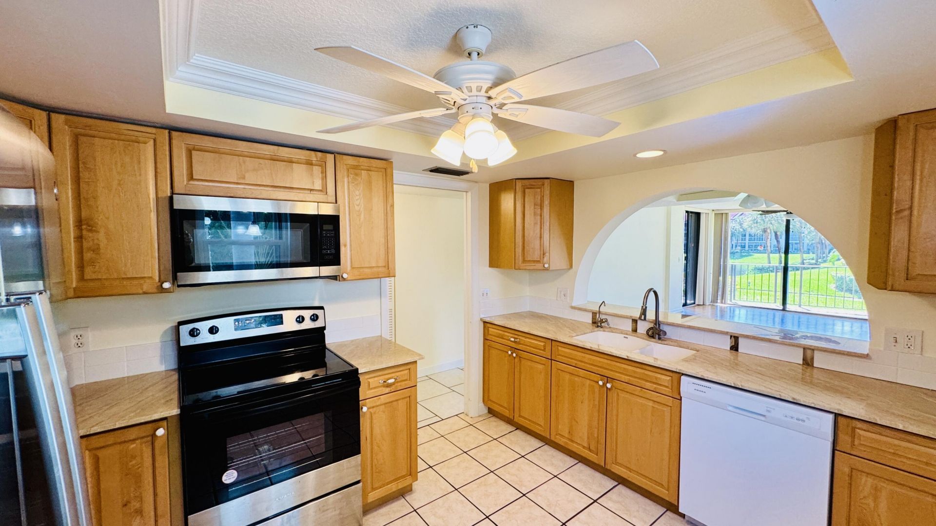7030 Half Moon Circle, Unit 121, Hypoluxo, FL 33462 Photo