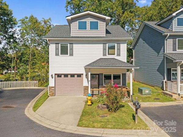 33 English Ivy Road, Asheville, NC 28806