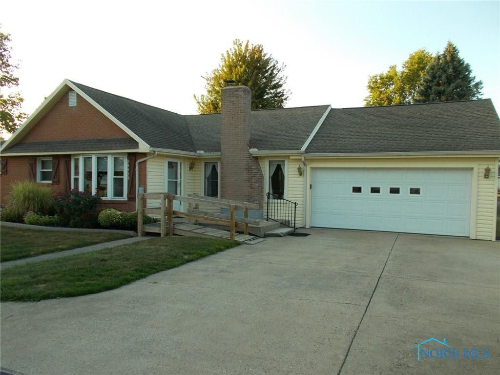 24432 W 3rd Street, Grand Rapids, OH 43522 Main Photo