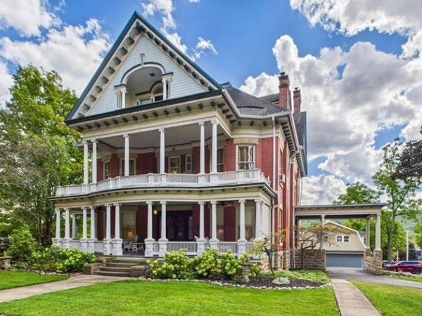 911 W Main Street, Smethport, PA 16749