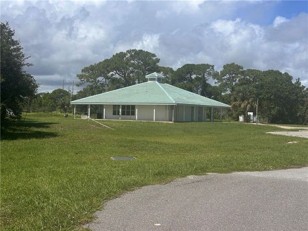 8900 Seventh Avenue, Sebastian, FL 32976