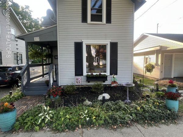 219 N Sycamore Street, Marshall, MI 49068