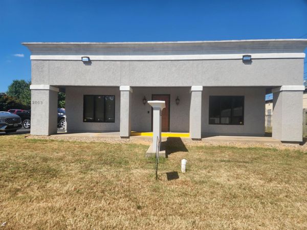 2003 S Stewart Avenue, Springfield, MO 65804