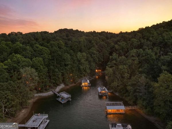 6314 Point Twenty Two, Gainesville, GA 30506