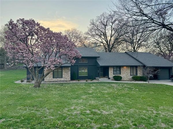 1000 Main Street, Higginsville, MO 64037