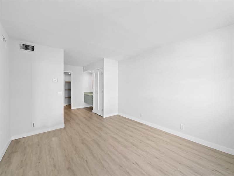 5 Island Avenue, Unit 12B, Miami Beach, FL 33139 Photo