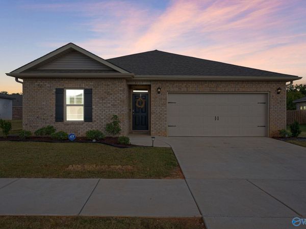 6603 Shearleaf Road NW, Huntsville, AL 35806