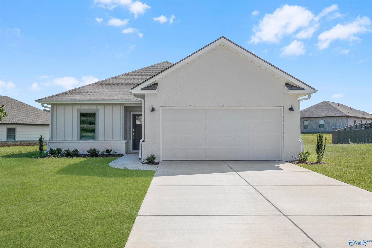 14653 Mountain Stream Drive, Athens, AL 35613 Main Photo