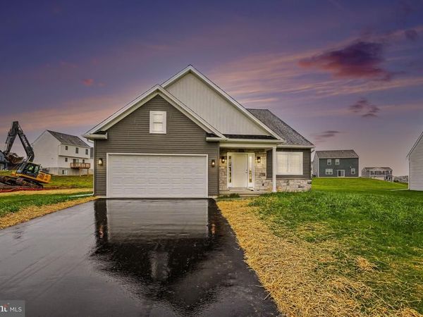 4 FAMILY DRIVE, CARLISLE, PA 17013