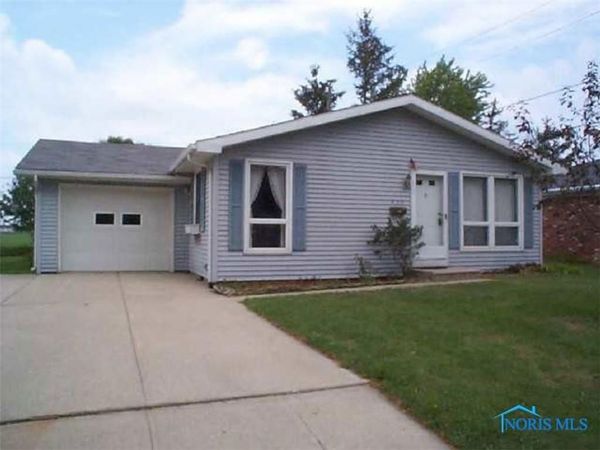 420 Clover Lane, Wauseon, OH 43567
