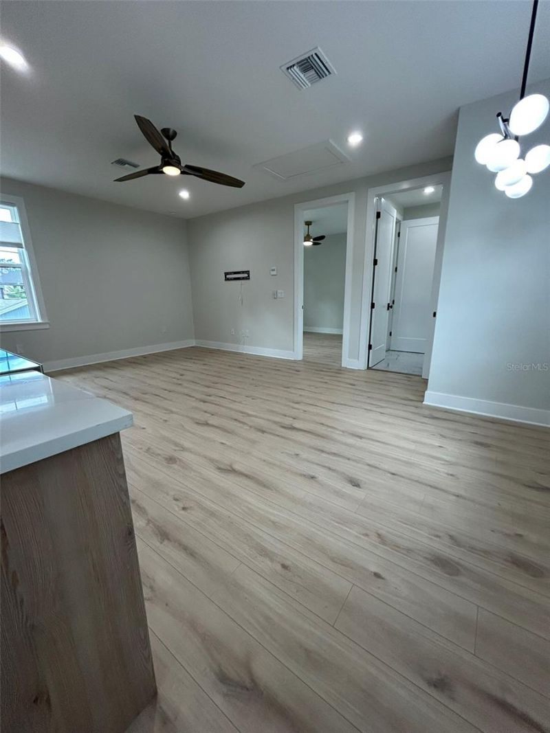 468 44th Avenue N, Unit 1/2, Saint Petersburg, FL 33703 Photo